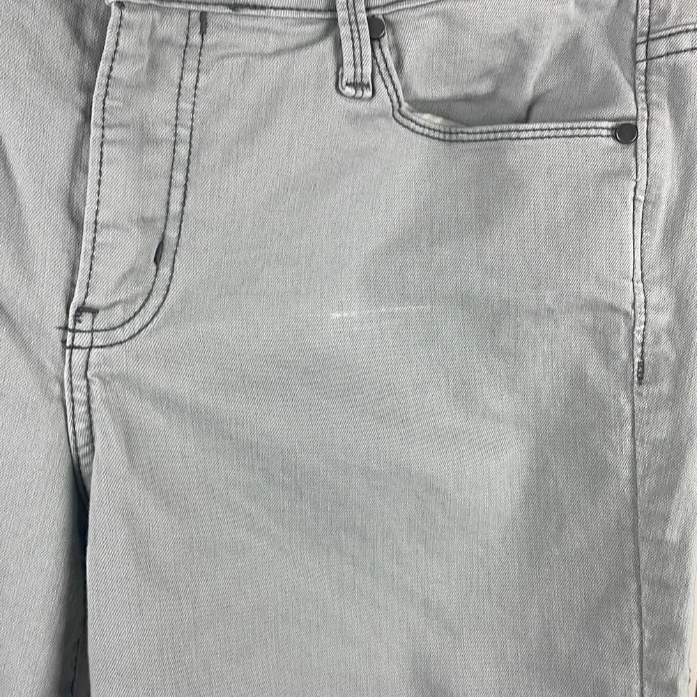 Calvin Klein Grayish Light Green Distressed Wash Denim Legging W32